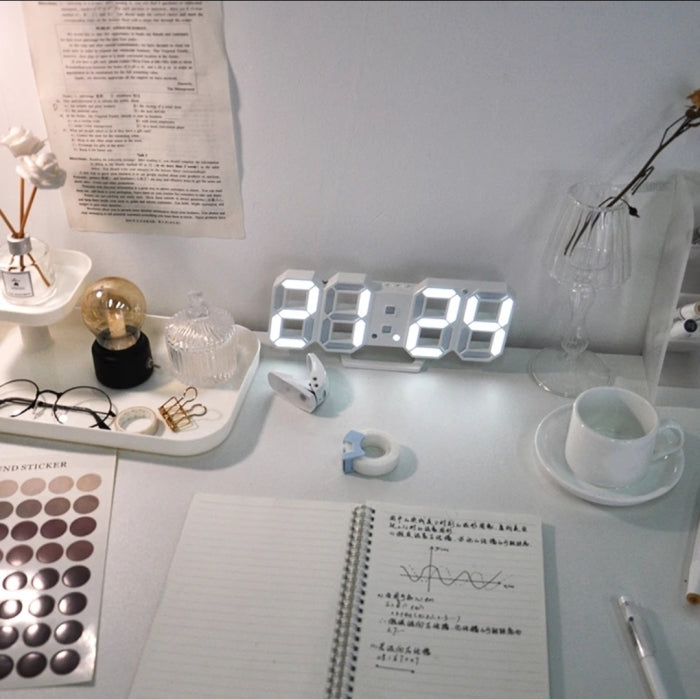 Horloge Digital Led 3D Affichage 24/12 Heures Et Alarme Snooze Et Température