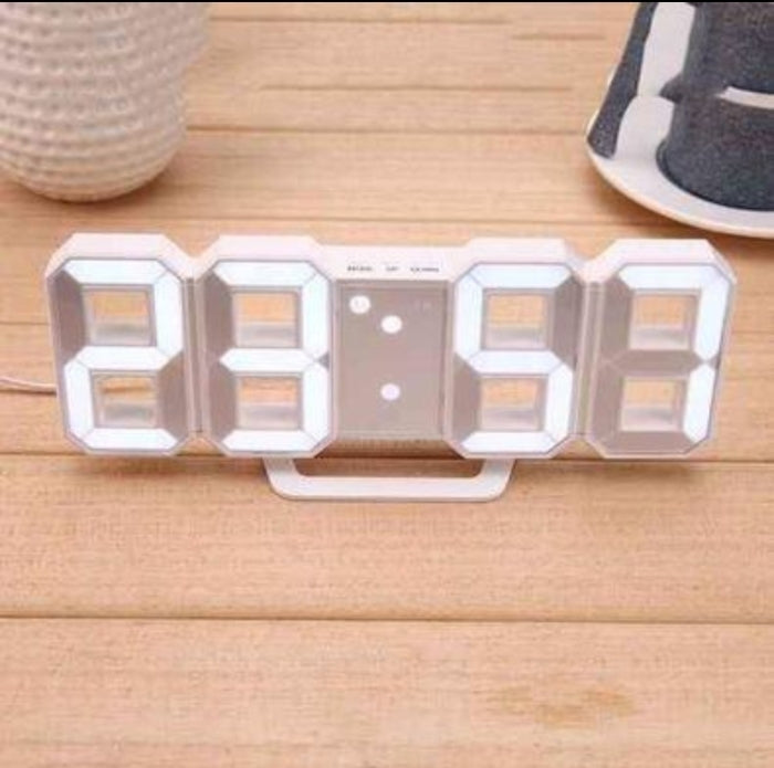 Horloge Digital Led 3D Affichage 24/12 Heures Et Alarme Snooze Et Température