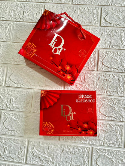 Coffret Rouge à Lèvres 4 Pieces Avec Sac Cadeaux