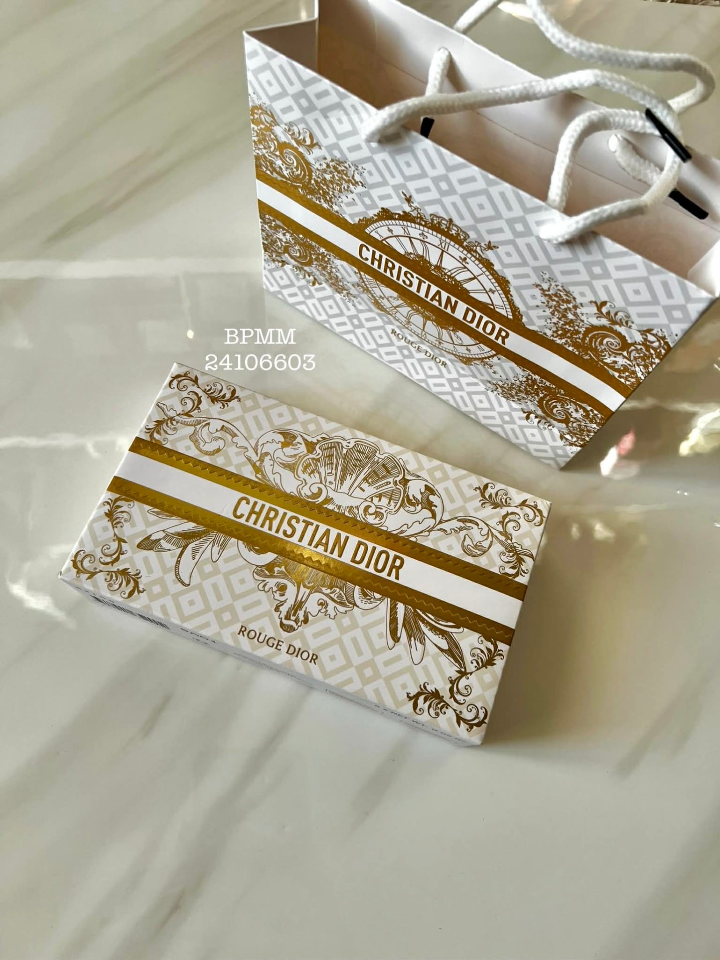 Coffret Rouge à Lèvres 5 Pieces Avec Sac Cadeaux