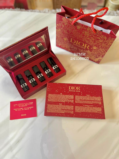 Coffret 5 Rouge à Lèvres Avec Sac Cadeaux Rouge