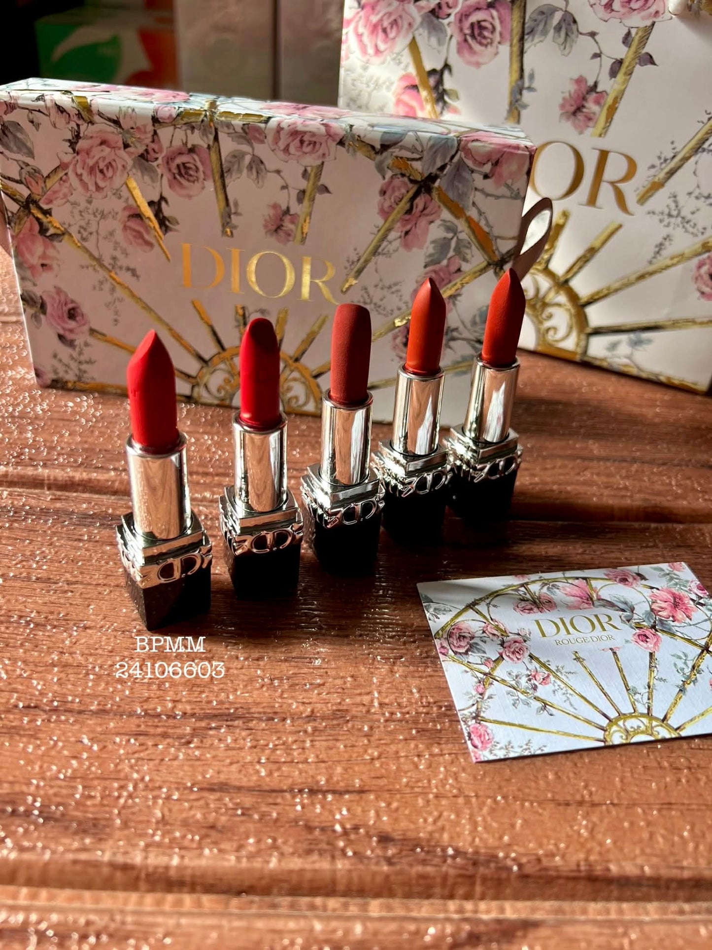 Coffret 5 Rouge à Lèvres Avec Sac Cadeaux