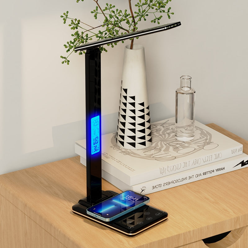 Lampe De Bureau LED 3-en-1 avec Réveil, Température et Charge Sans Fil – Éclairage Tactile Pliable et Protecteur Pour les Yeux
