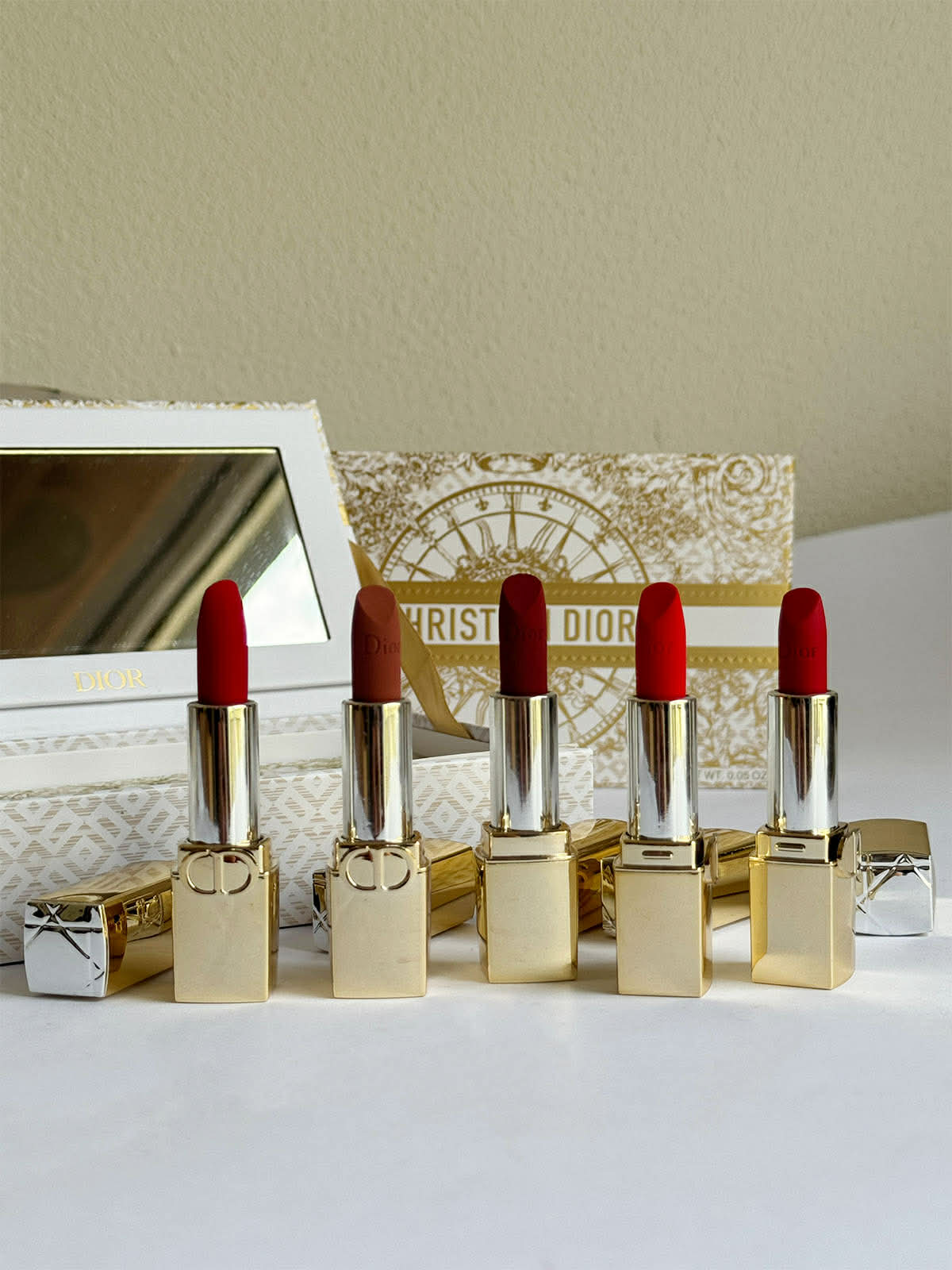 Coffret Rouge à Lèvres 5 Pieces Avec Sac Cadeaux