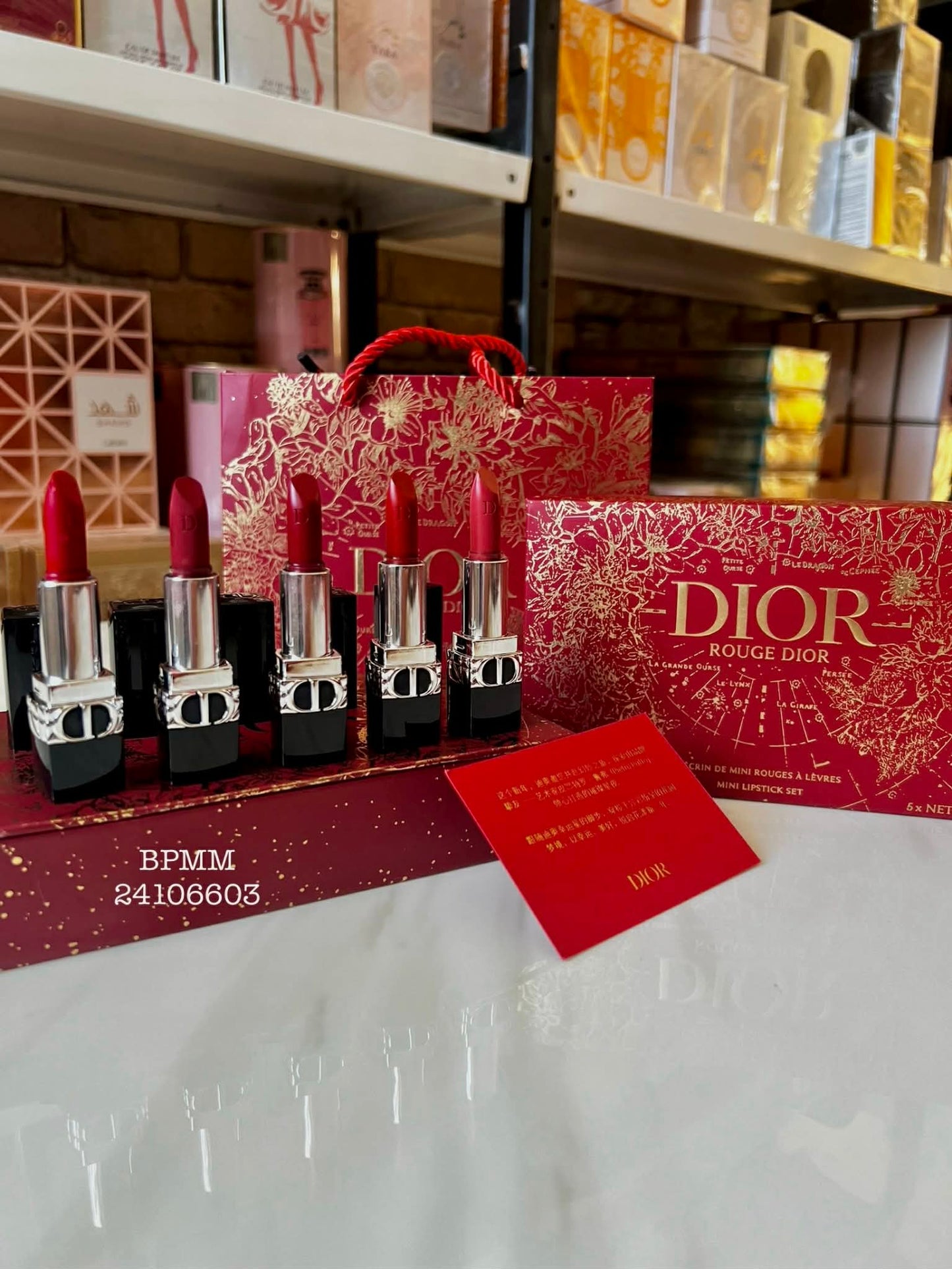 Coffret 5 Rouge à Lèvres Avec Sac Cadeaux Rouge