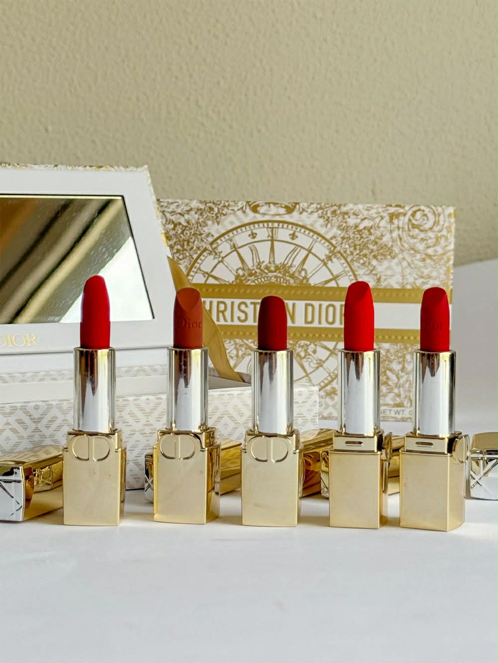 Coffret Rouge à Lèvres 5 Pieces Avec Sac Cadeaux