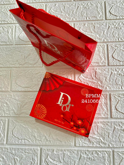Coffret Rouge à Lèvres 4 Pieces Avec Sac Cadeaux
